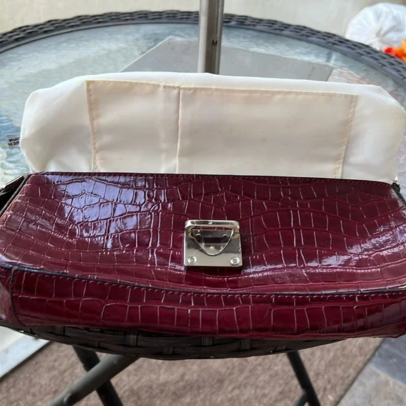 GUESS VINTAGE SHOULDER BAG - Picture 5 of 10